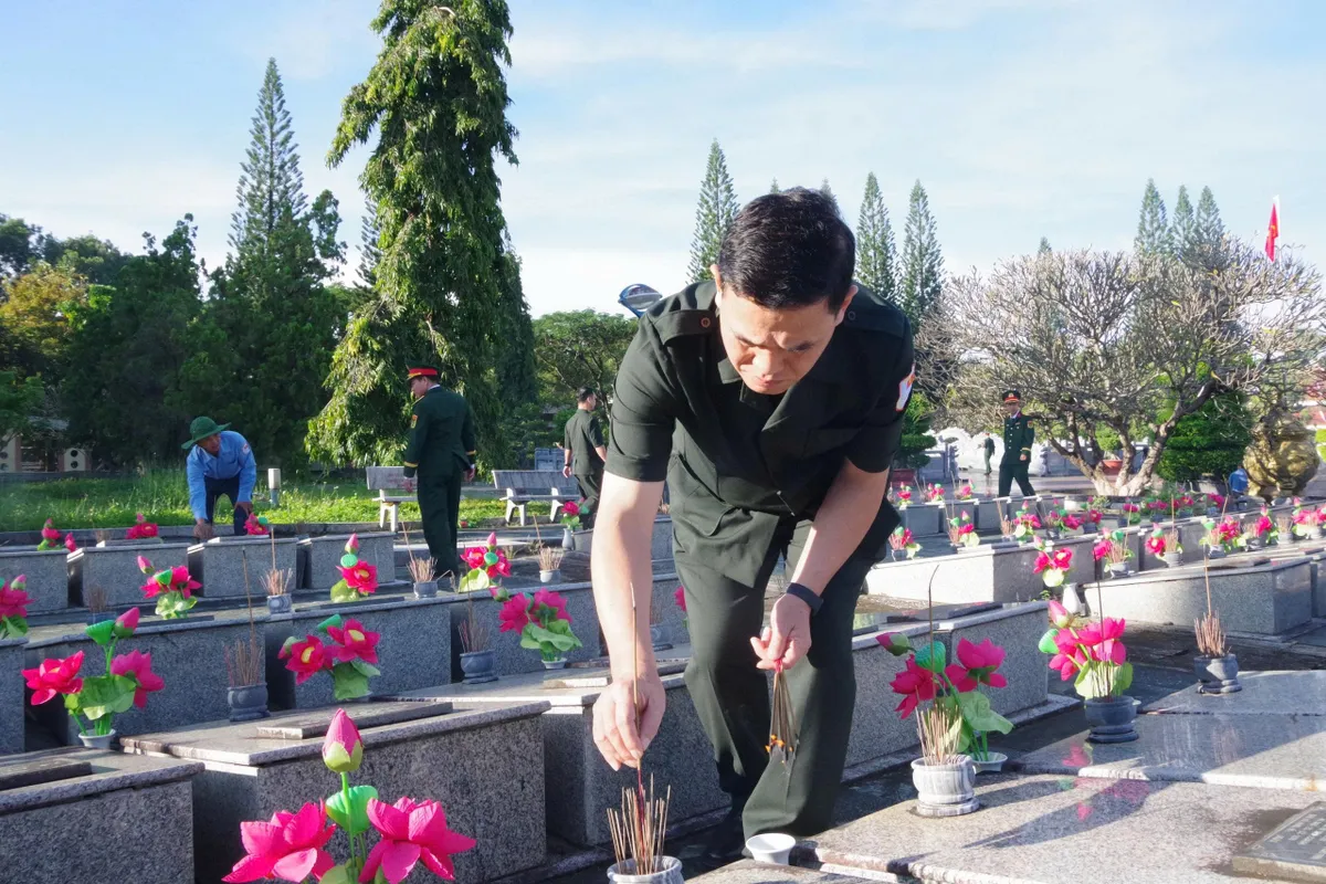 Quân khu 5: Tìm kiếm, quy tập hài cốt liệt sĩ tại Lào và Campuchia - Ảnh 6.