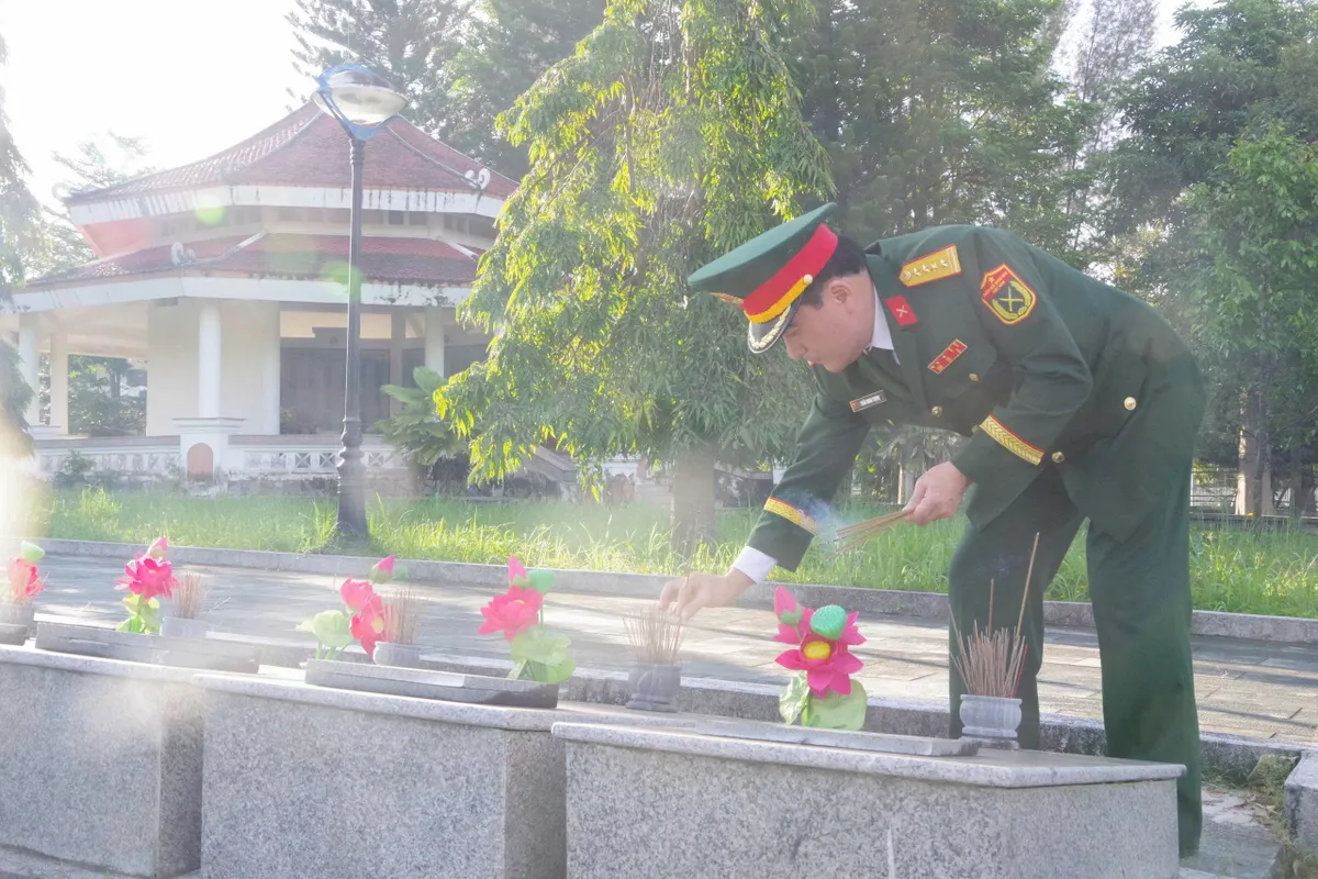 Quân khu 5: Tìm kiếm, quy tập hài cốt liệt sĩ tại Lào và Campuchia - Ảnh 5.