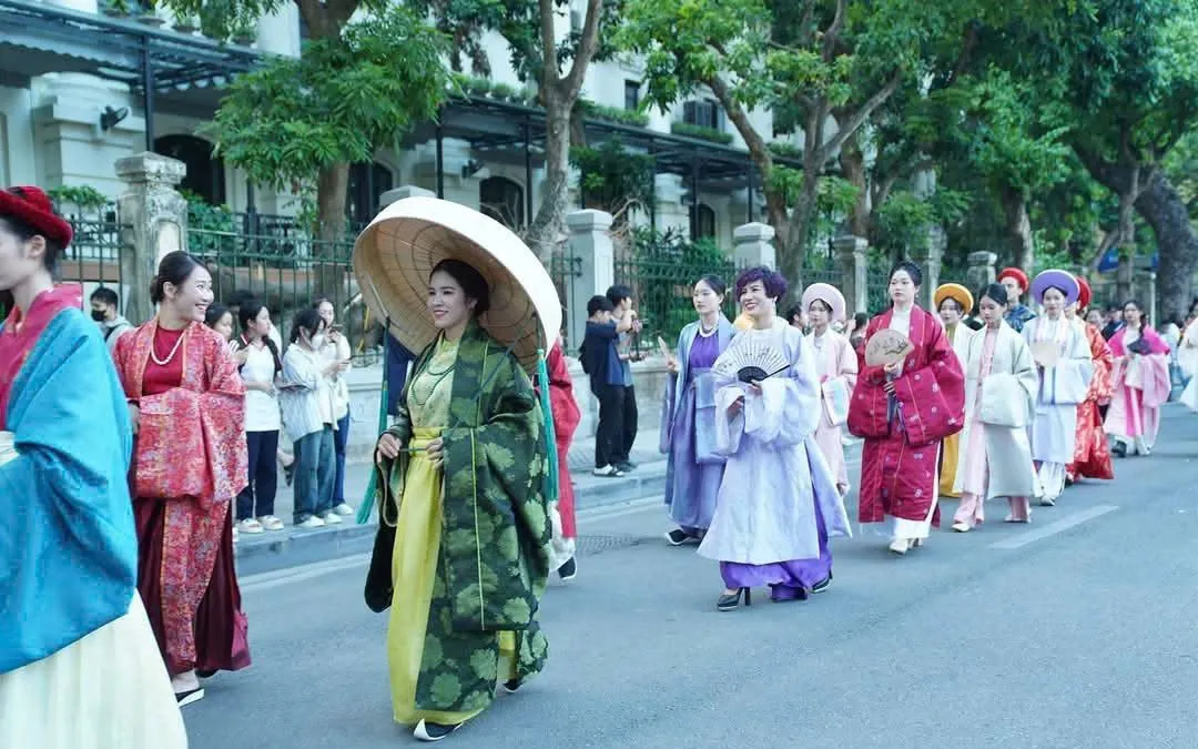 Lễ diễu hành Tôn vinh áo dài Việt - Hành trình lan tỏa vẻ đẹp di sản là điểm nhấn quảng bá di sản và văn hóa truyền thống