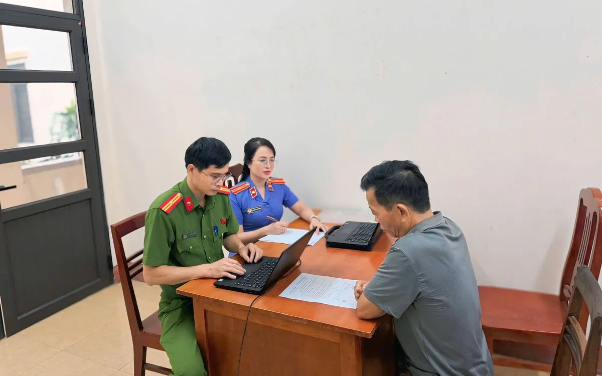 Cơ quan CSĐT làm việc với đối tượng liên quan