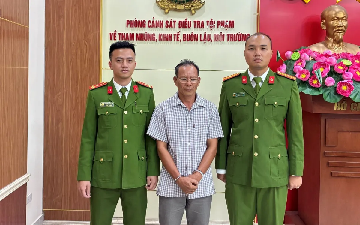 Đối tượng Nguyễn Văn Minh bị bắt giữ. Ảnh: CA