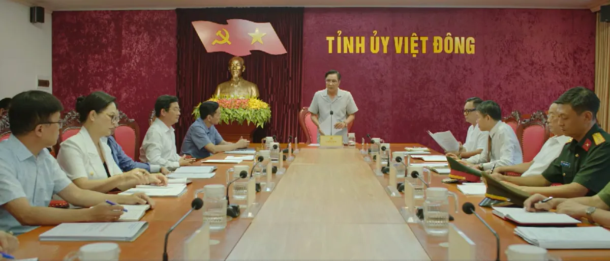 Lằn ranh - Tập 7: Ông Sách dùng mọi cách hỗ trợ Khắc giữ ghế Giám đốc Sở - Ảnh 4.