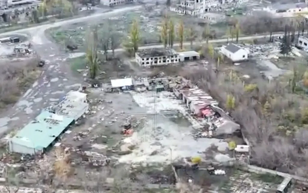 Hình ảnh tại Pokrovsk, Ukraine do máy bay không người lái ghi lại (Ảnh: AP)