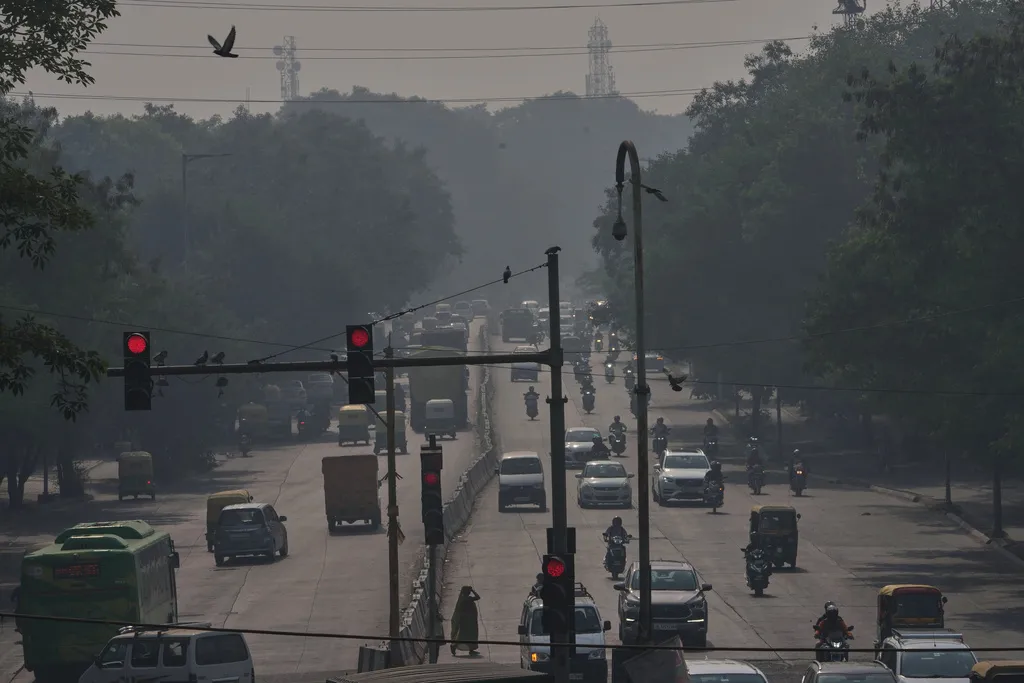 Ấn Độ tăng cường kiểm soát ô nhiễm không khí tại New Delhi - Ảnh 1.