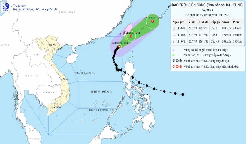 Bão số 14 tiếp tục giảm cấp, vùng gần tâm bão sóng biển cao 5-7m - Ảnh 1.