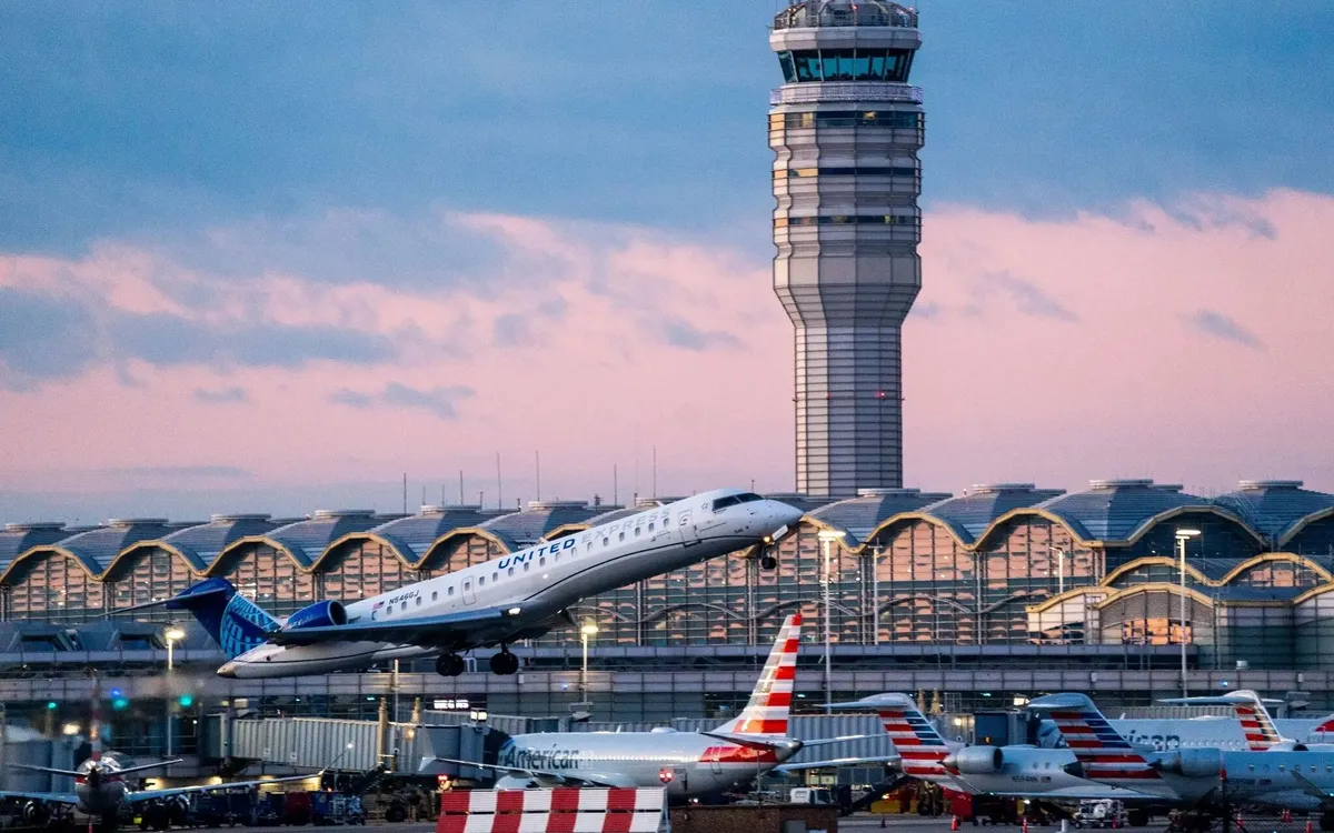 Lượng khí carbon phát thải từ ngành hàng không chiếm từ 2,5% đến 3% tổng lượng phát thải toàn cầu