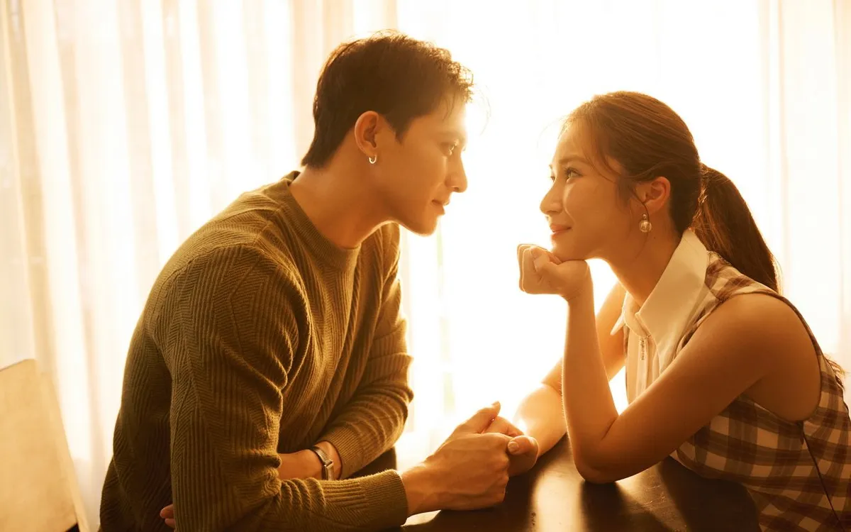 Hình ảnh trong MV Ước anh nhiều nỗi buồn của Hương Tràm