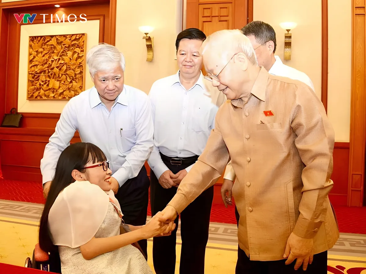 Lớp học “5 không” của cô giáo mắc bệnh xương thủy tinh - Ảnh 4.