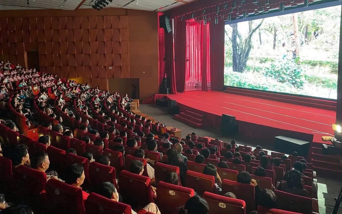 Tuần phim chào mừng LHP Việt Nam XXIV với bộ phim “Mưa đỏ” tại Quảng Ninh 