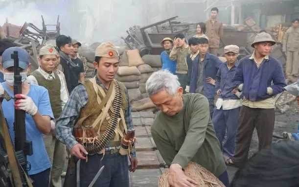 Hậu trường phim "Đào, phở và piano" - bộ phim được sản xuất bằng ngân sách nhà nước, "gây sốt" khi ra rạp đầu năm 2024.