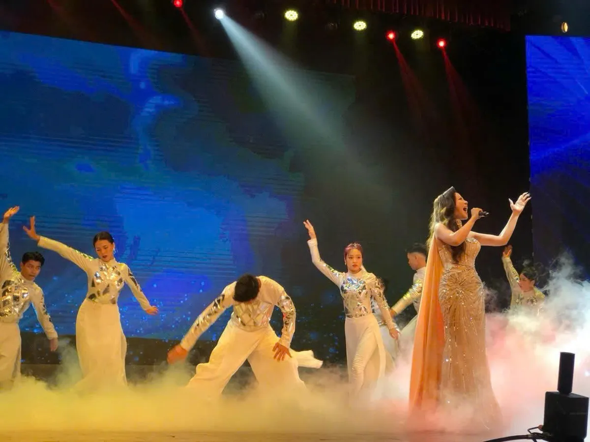 Từ ngẫu hứng cầm mic đến ngôi vị Á quân -Hành trình đáng nhớ  của á quân Tài năng âm nhạc Việt  - Ảnh 3.