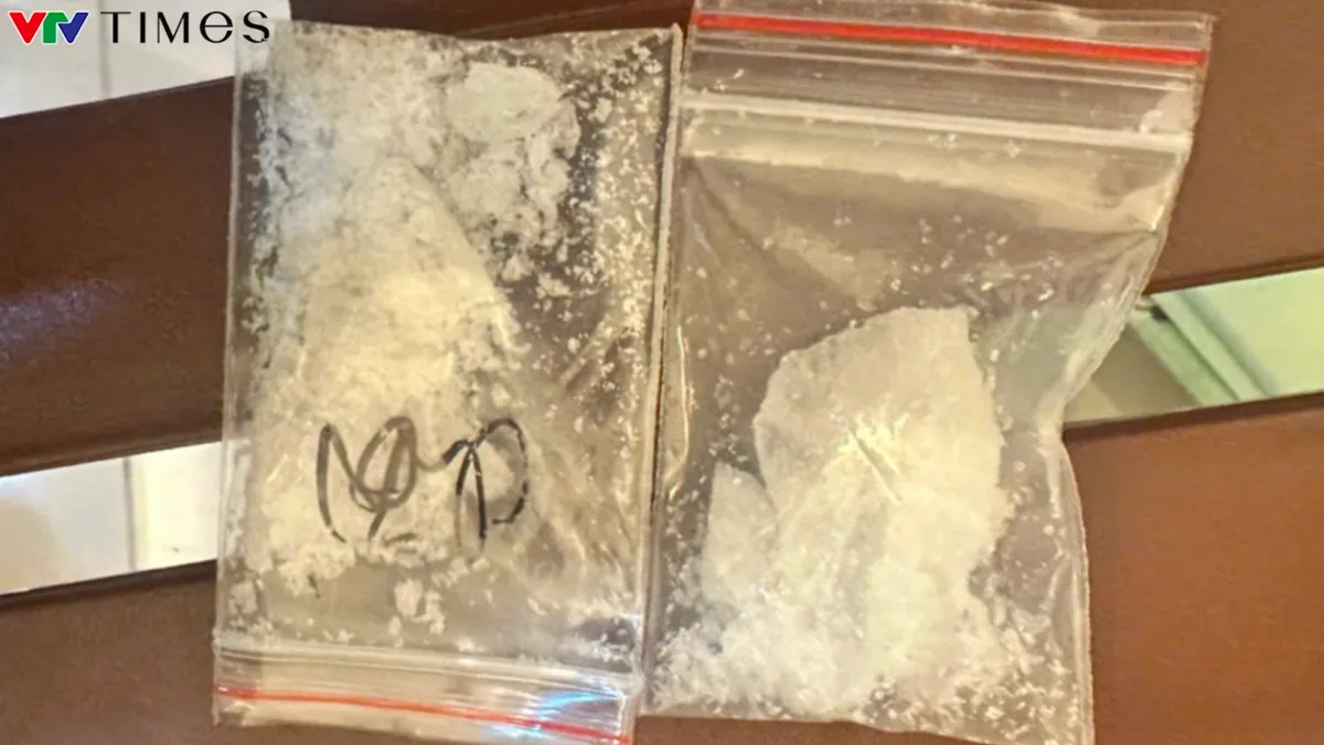 Liên tiếp triệt phá hai ổ tàng trữ ma túy đá, bắt giữ ba đối tượng- Ảnh 2. Liên tiếp triệt phá hai ổ tàng trữ ma túy đá, bắt giữ ba đối tượng- Ảnh 2.