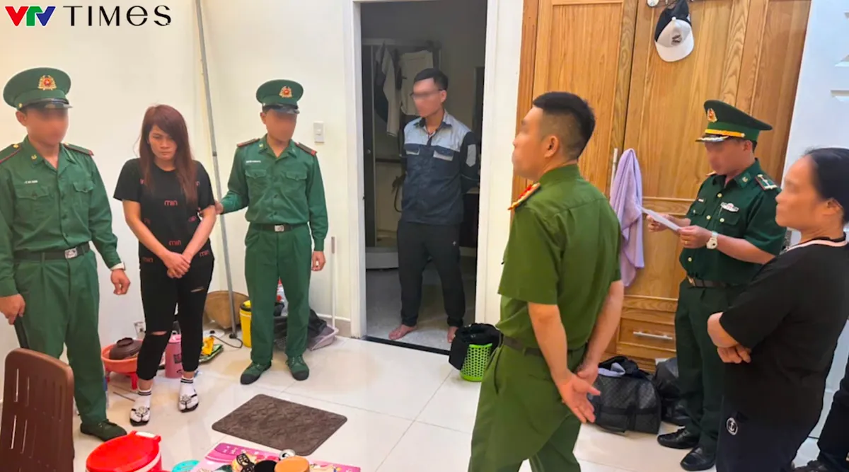 Liên tiếp triệt phá hai ổ tàng trữ ma túy đá, bắt giữ ba đối tượng- Ảnh 1. Liên tiếp triệt phá hai ổ tàng trữ ma túy đá, bắt giữ ba đối tượng- Ảnh 1.