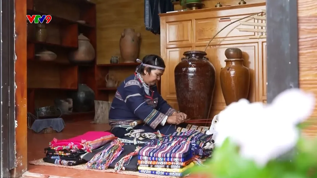 Ấn tượng phương Nam: Nghề dệt thổ cẩm của đồng bào K'Ho