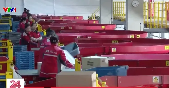 Thương mại điện tử Việt Nam: Từ &ldquo;mua nhiều&rdquo; sang &ldquo;mua đ&uacute;ng&rdquo;  - Ảnh 2.