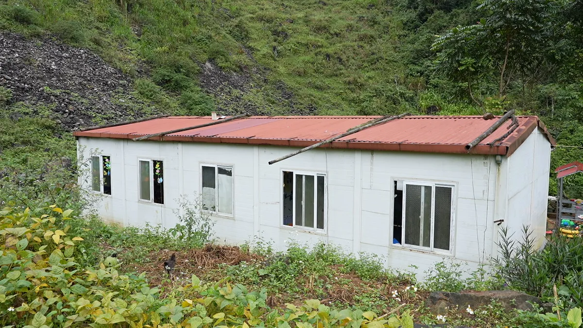 Điểm trường ghép tạm chênh vênh giữa mùa mưa bão- Ảnh 2.