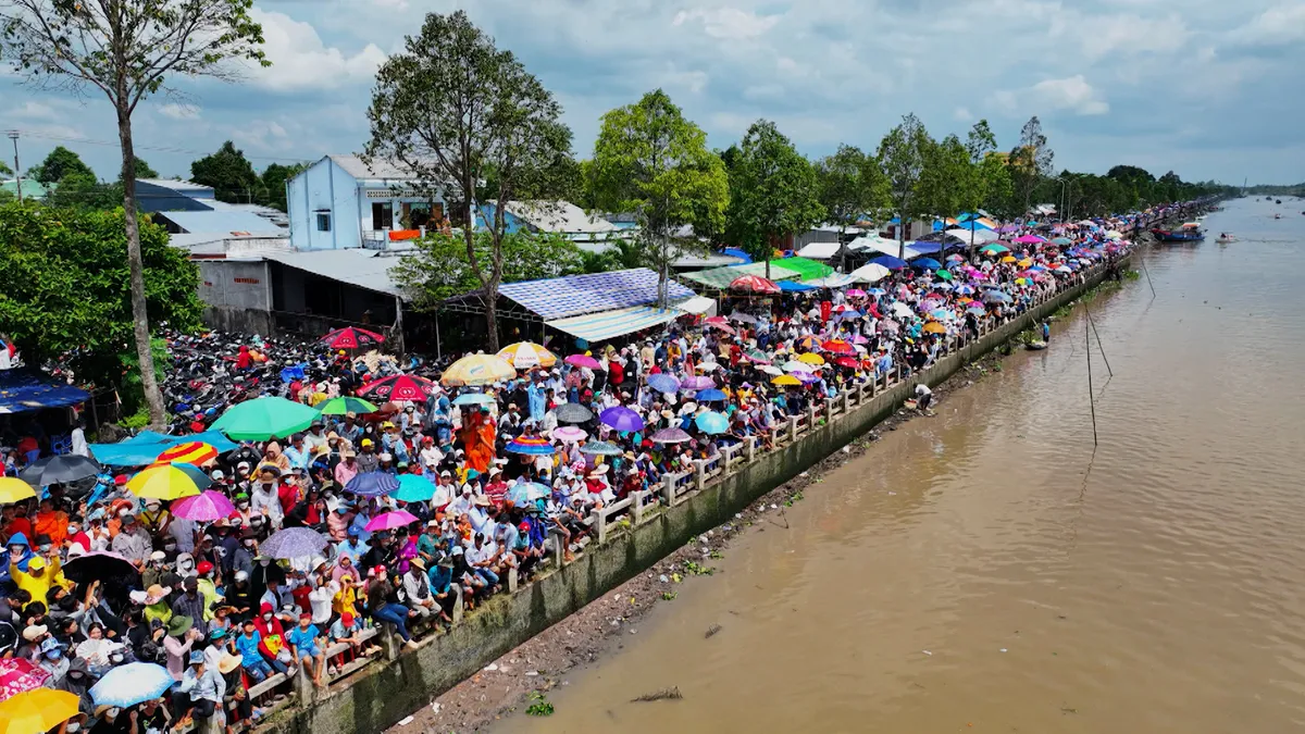 Ngày hội Đua Ghe Ngo - Dòng chảy di sản Khmer Nam Bộ qua bao thế hệ- Ảnh 5.