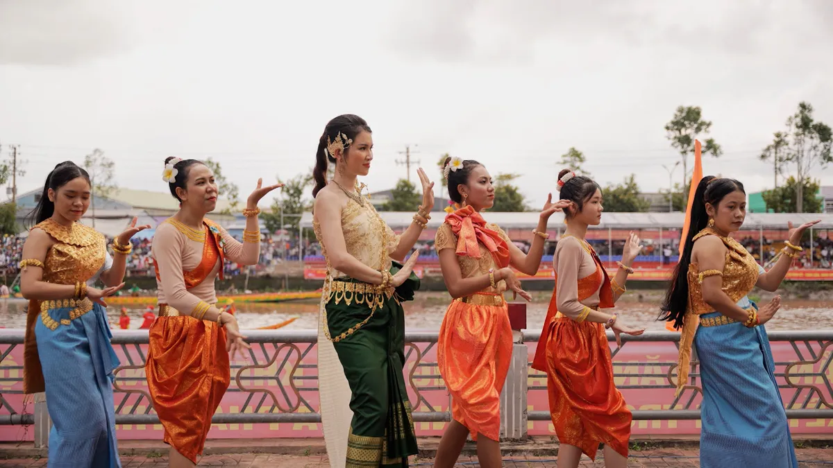 Ngày hội Đua Ghe Ngo - Dòng chảy di sản Khmer Nam Bộ qua bao thế hệ- Ảnh 19.