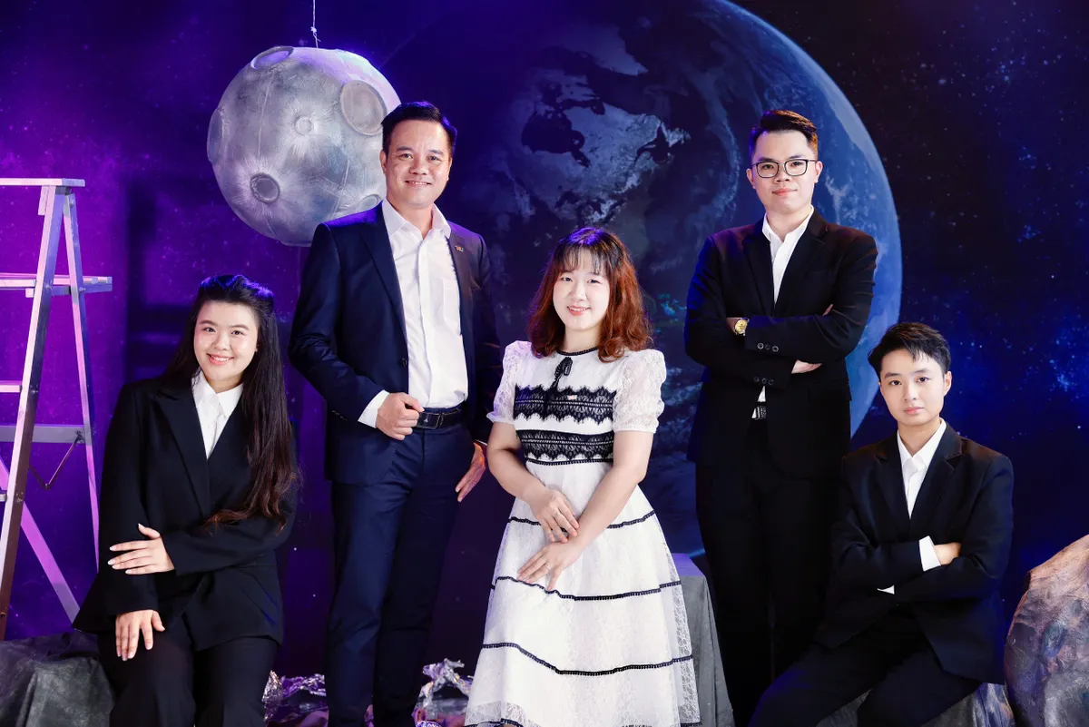 Nguyễn Minh Hiếu: Quỹ đạo của riêng mình tại Vũ trụ Đồng tiền - Ảnh 4.