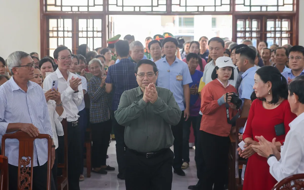 Thủ tướng Phạm Minh Chính dự Ngày hội Đại đoàn kết toàn dân tộc năm 2025 tại thôn Thắng Kiên, xã Đề Gi, tỉnh Gia Lai - Ảnh: VGP/Nhật Bắc