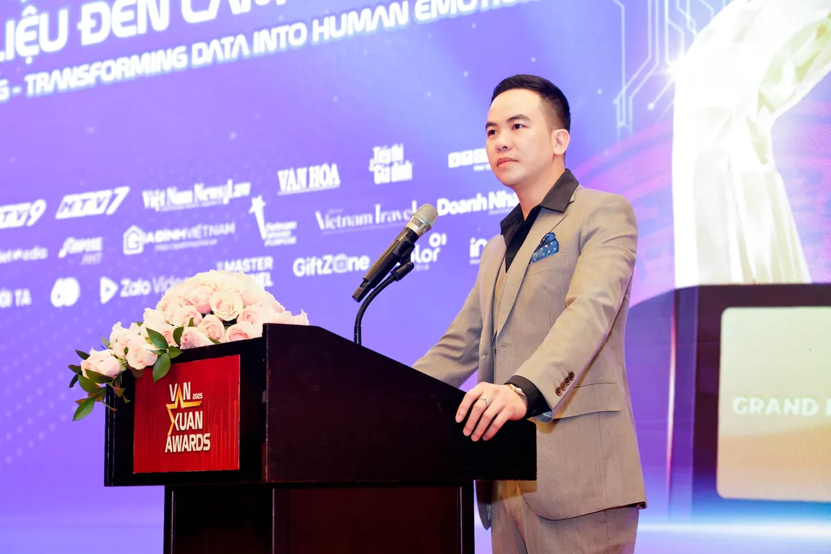 Chủ tịch VINAMA Trần Việt Tân và dấu ấn mới trong ngành quảng cáo ngoài trời ở Việt Nam- Ảnh 1. Chủ tịch VINAMA Trần Việt Tân và dấu ấn mới trong ngành quảng cáo ngoài trời ở Việt Nam- Ảnh 1.