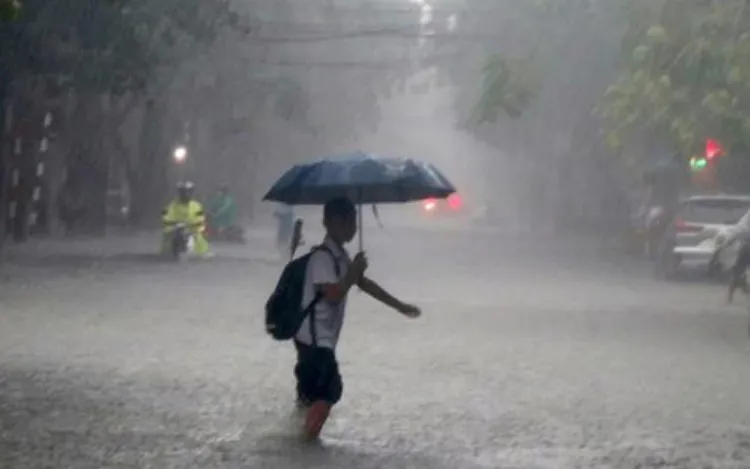 Mưa lớn từ đêm 15/11 và có thể kéo dài nhiều ngày tới ở khu vực phía Nam tỉnh Quảng Trị đến Khánh Hòa (Ảnh minh họa: TTXVN)