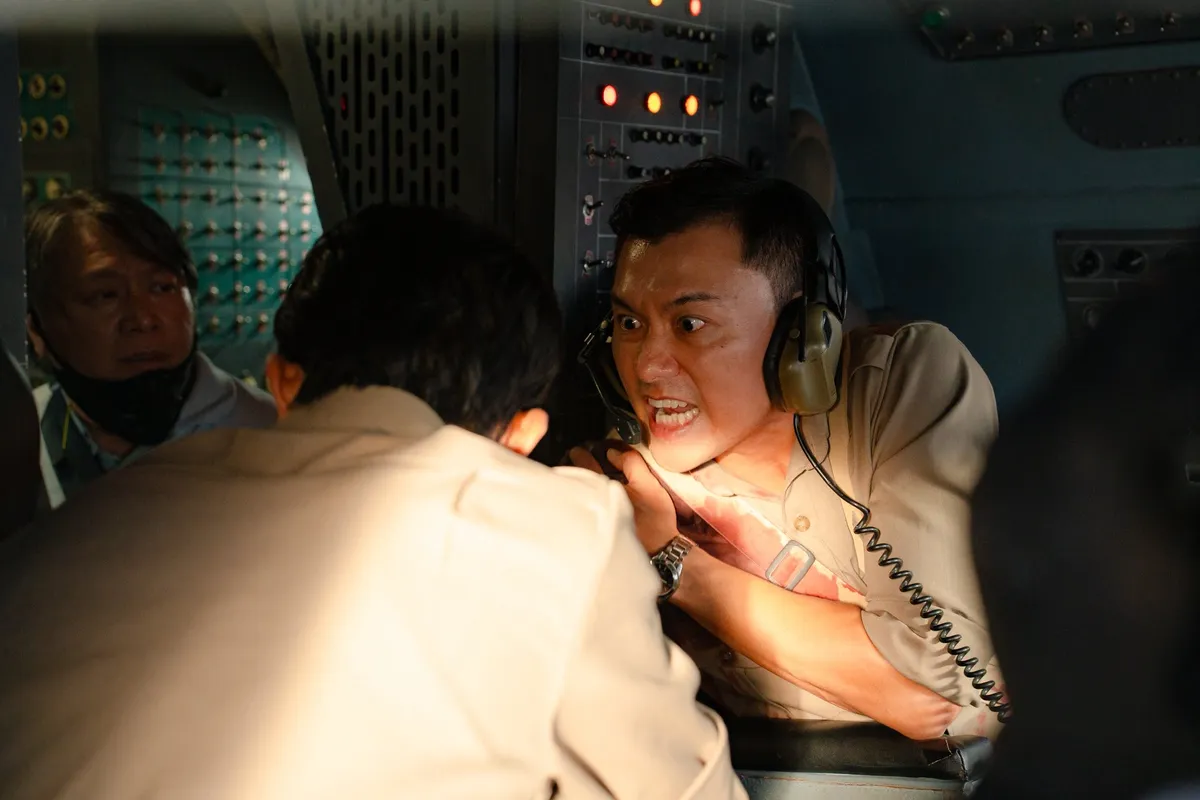 Xuân Phúc: từ cơ trưởng đến chiến sĩ công an gây sốt màn ảnh rộng - Ảnh 4.