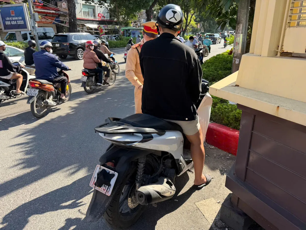 Điều tiết ô tô khách trên 29 chỗ không đi vào làn 1 ở cao tốc 2 làn xe - Ảnh 2.