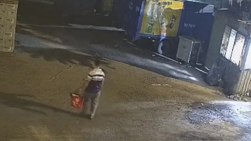 Nhân viên mới vào làm vài ngày đã đột nhập công ty trộm cắp ô tô  - Ảnh 1.