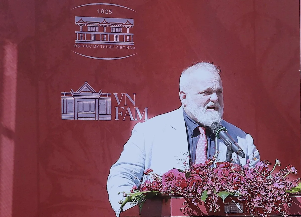 Hậu duệ họa sĩ Victor Tardieu xúc động tham dự triển lãm 100 năm Mỹ thuật hiện đại Việt Nam - Ảnh 6.