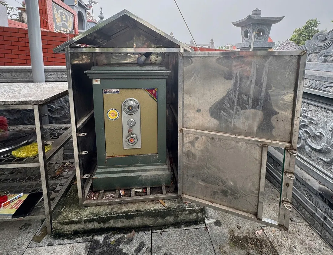 Bắt 2 đối tượng gây ra 8 vụ trộm cắp trong đền, chùa - Ảnh 1.