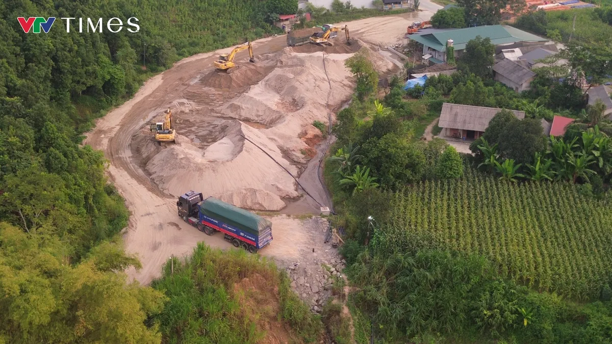 Sông Hồng đoạn qua Mậu A – Xuân Ái (Lào Cai): Khai thác cát ngày đêm, ai chịu trách nhiệm? - Ảnh 5.