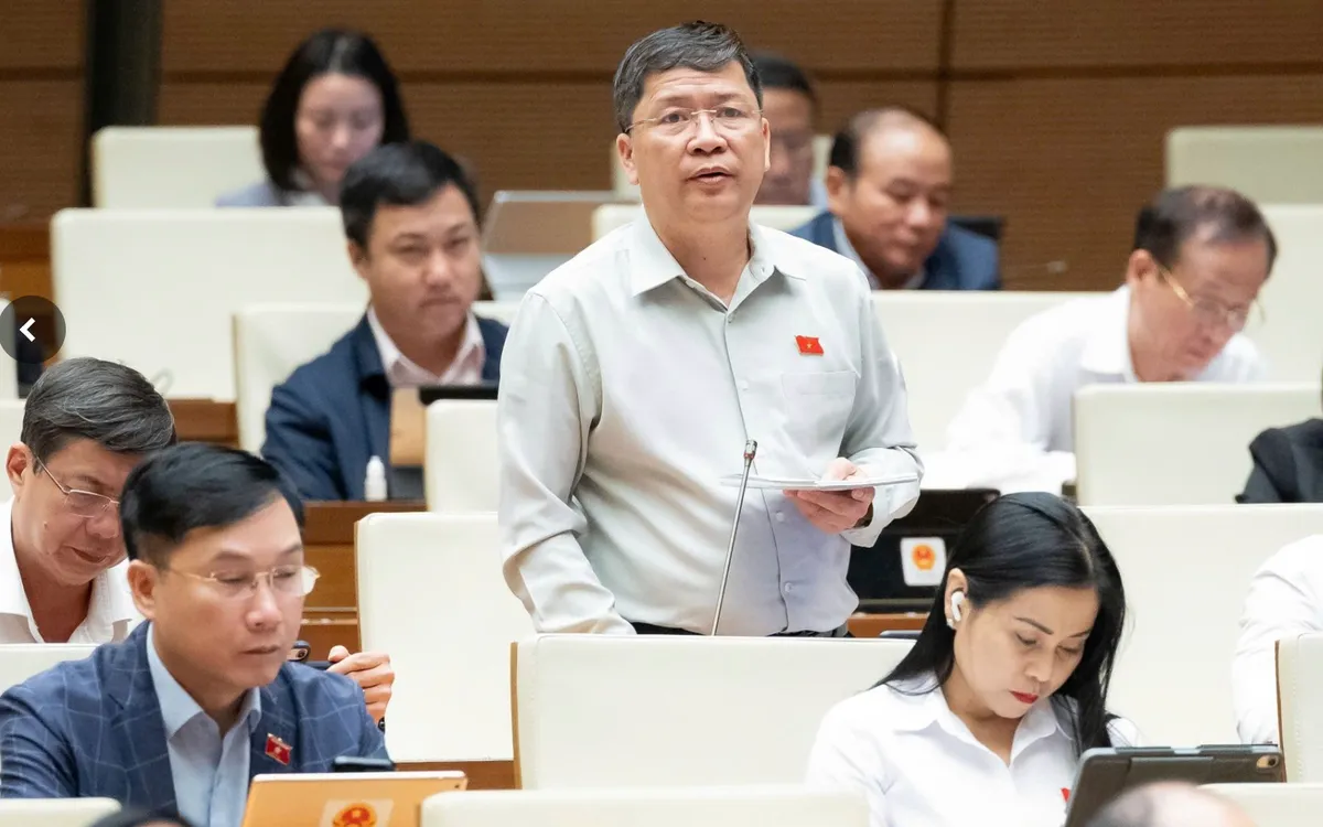 Đại biểu Tạ Văn Hạ - Phó Chủ nhiệm Ủy ban Văn hóa và Xã hội 