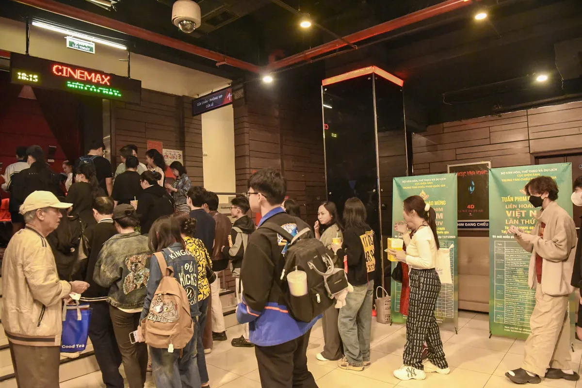 "Mùi cỏ cháy" khai mạc Tuần phim chào mừng LHP Việt Nam XXIV - Ảnh 7.