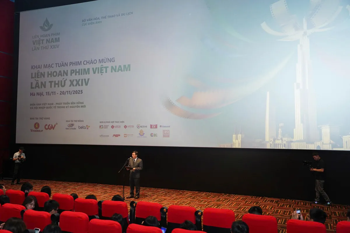 "Mùi cỏ cháy" khai mạc Tuần phim chào mừng LHP Việt Nam XXIV - Ảnh 1.