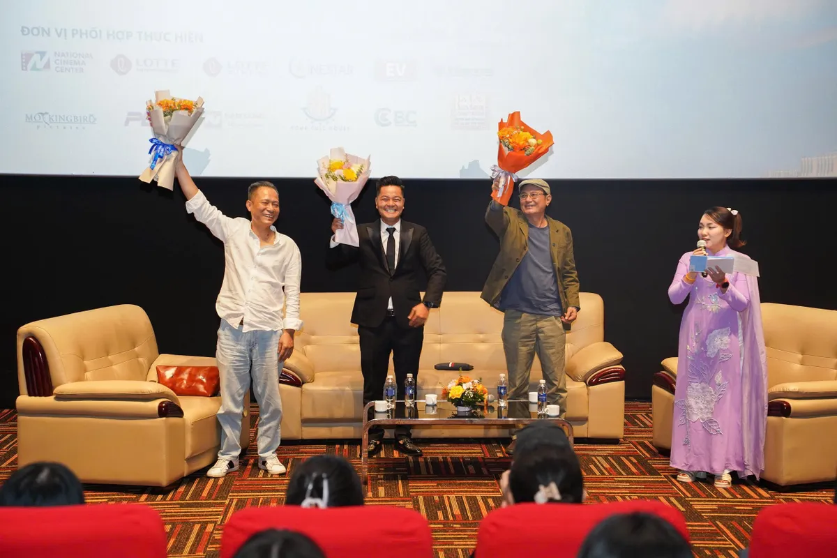 "Mùi cỏ cháy" khai mạc Tuần phim chào mừng LHP Việt Nam XXIV - Ảnh 6.