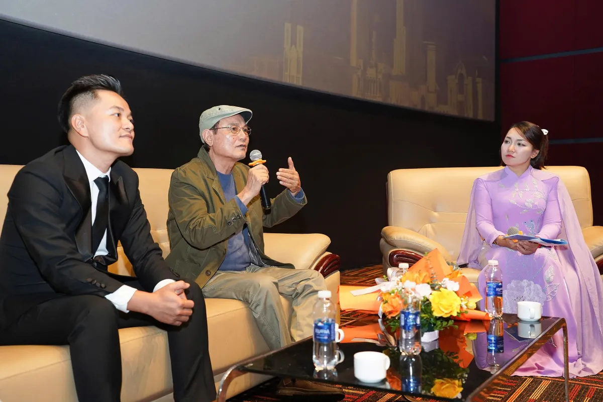 "Mùi cỏ cháy" khai mạc Tuần phim chào mừng LHP Việt Nam XXIV - Ảnh 2.