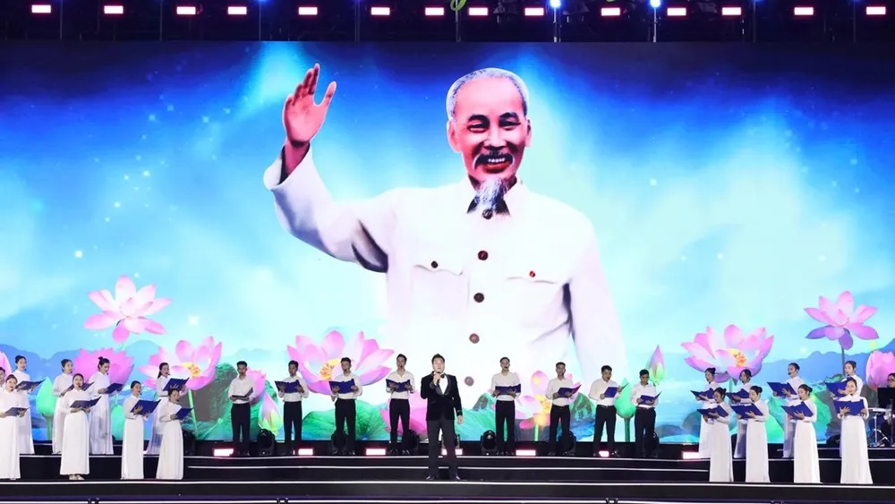 Đặc sắc “Đêm nhạc Văn Cao-Duyên hội Ninh Bình” - Ảnh 1.