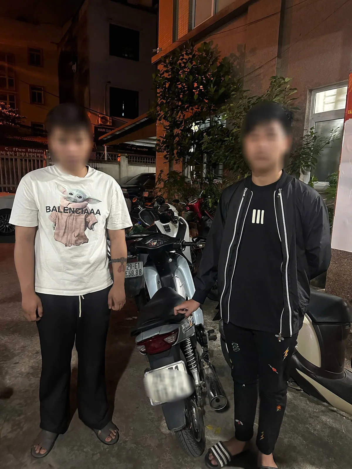 Tổ 141 Hà Nội liên tiếp triệt phá nhiều vụ tàng trữ ma túy, công cụ hỗ trợ - Ảnh 1.