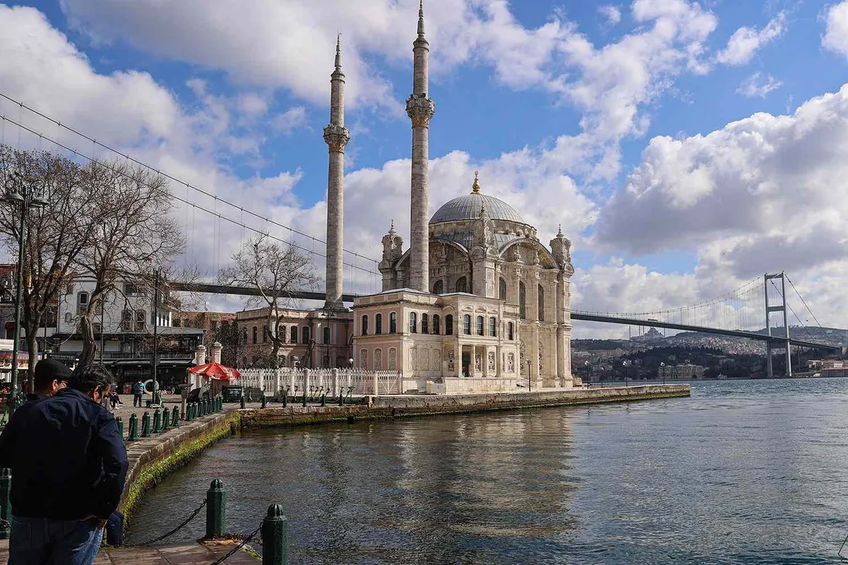 3 mẹ con du khách người Đức tử vong nghi do ngộ độc thực phẩm tại Istanbul- Ảnh 2.