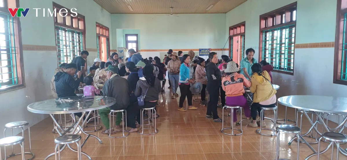 Đà Nẵng: Chạy đua với “thời điểm vàng”, kiên quyết không để hy sinh thêm lực lượng trong cứu hộ vụ sạt lở Hùng Sơn - Ảnh 3.