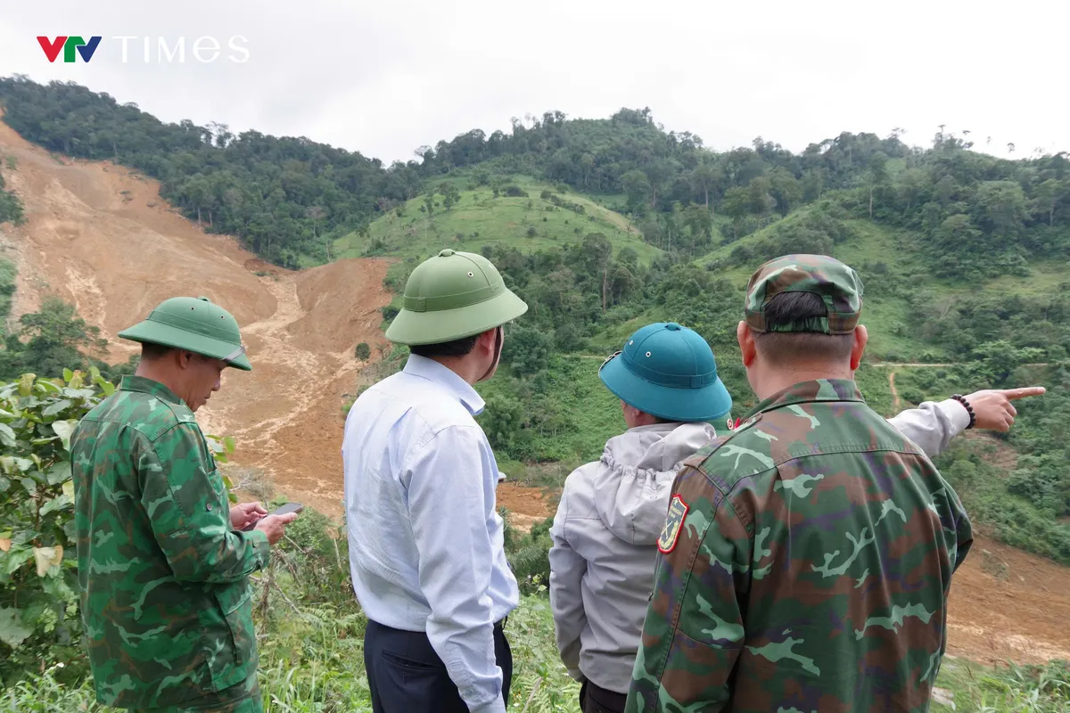 Đà Nẵng: Chạy đua với “thời điểm vàng”, kiên quyết không để hy sinh thêm lực lượng trong cứu hộ vụ sạt lở Hùng Sơn - Ảnh 2.