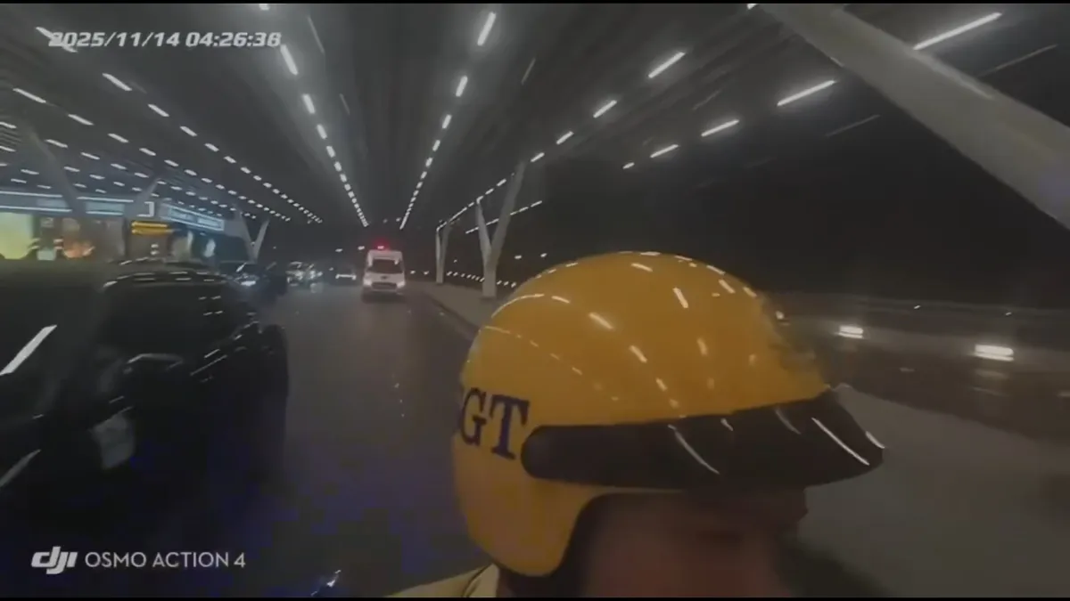 Ấm lòng từ những việc tử tế hỗ trợ người dân của Công an TP Hồ Chí Minh - Ảnh 1.