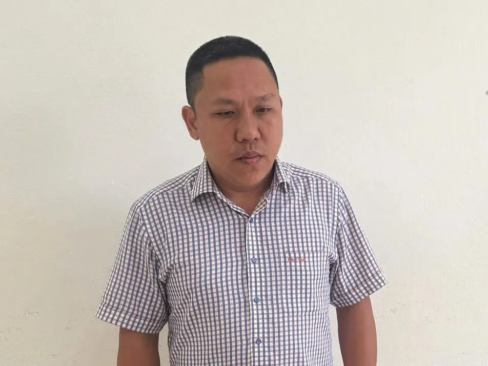 Bắt người tự xưng tổng giám đốc, vẽ dự án ma bán đất lừa khách - Ảnh 1.