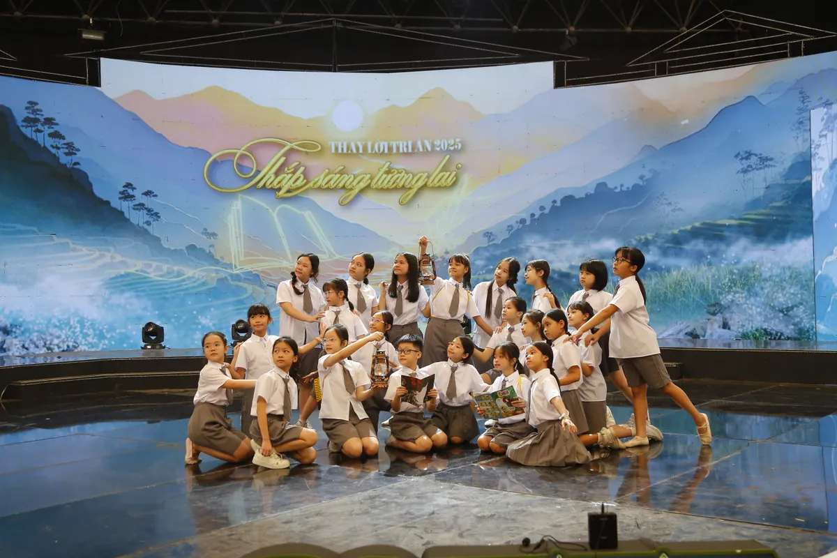 Tổng duyệt Thay lời tri ân 2025: Sẵn sàng cho ‘bản giao hưởng’ tri ân thầy cô- Ảnh 4.