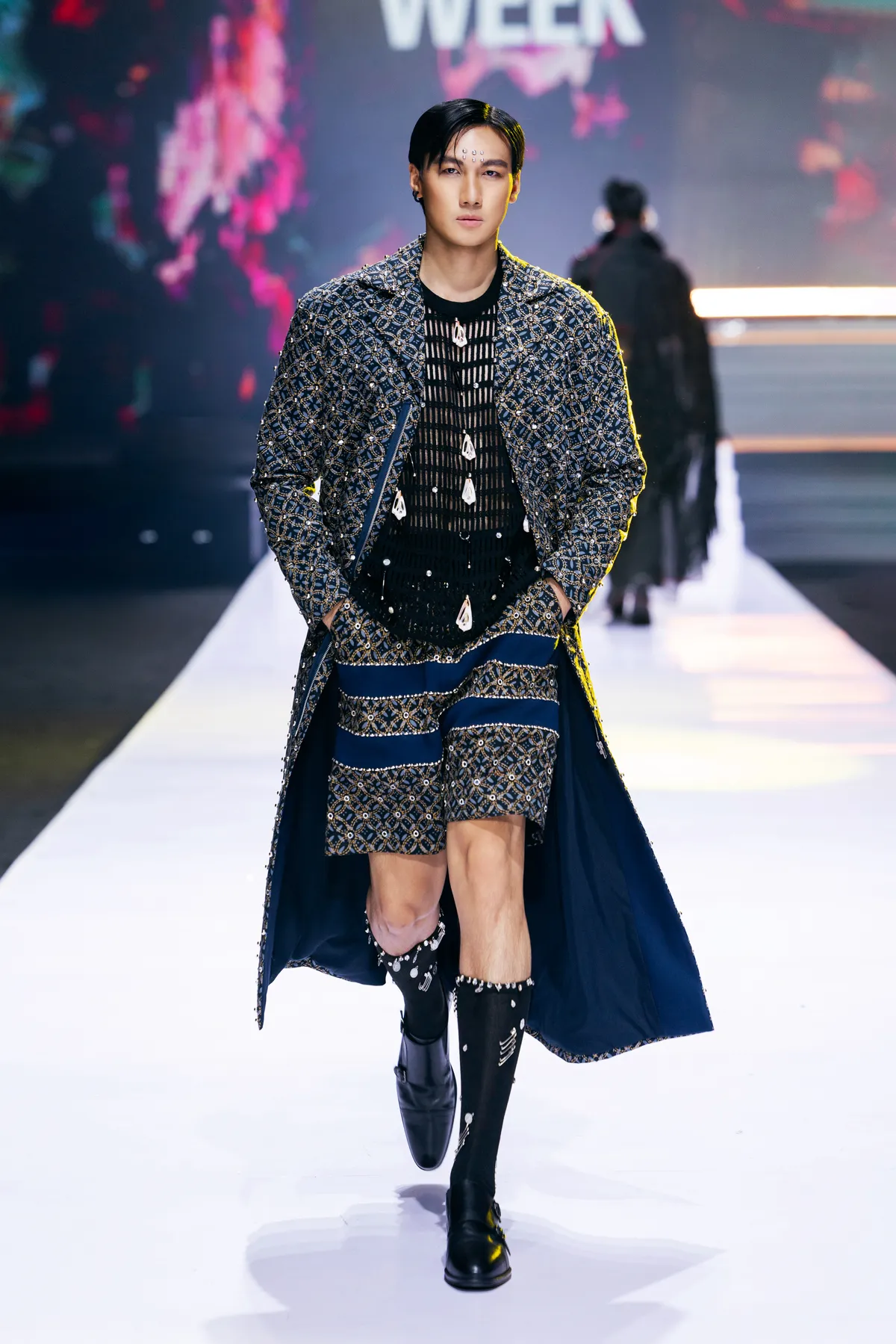 Đưa núi rừng Hà Giang lên sàn diễn Tuần lễ Thời trang quốc tế Việt Nam - Ảnh 9.