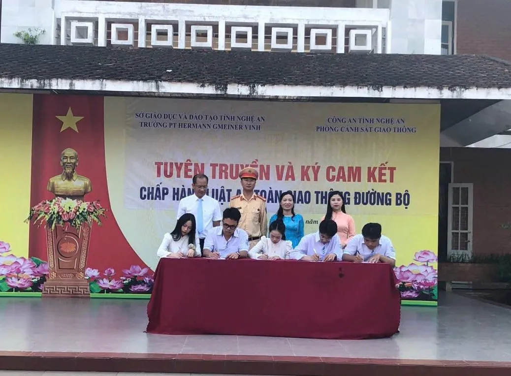 Nghệ An: Gần 1 tháng kiểm tra, hơn 4.300 học sinh bị xử lý vì vi phạm giao thông - Ảnh 2.