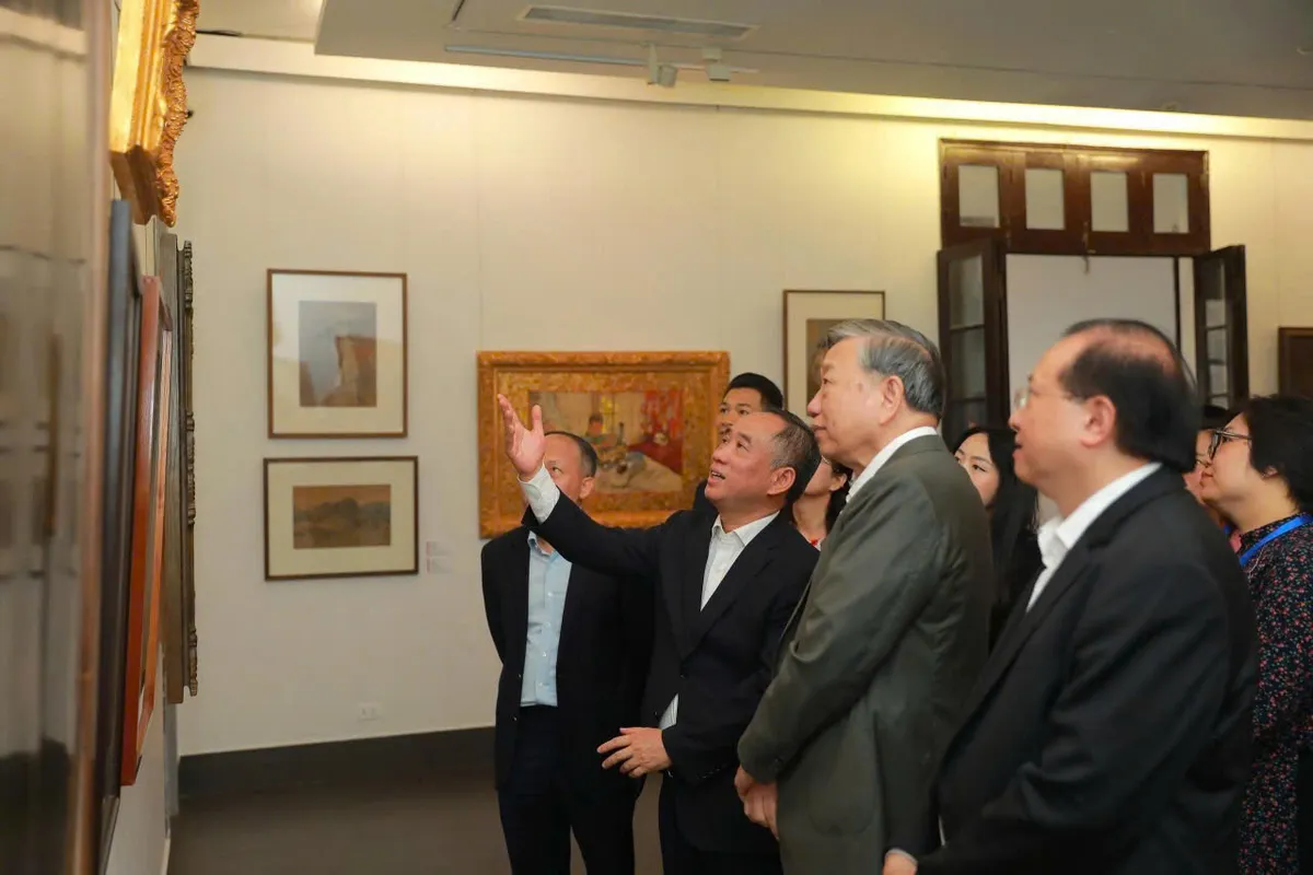 Tổng Bí thư tham quan Triển lãm 100 năm Mỹ thuật hiện đại tại Bảo tàng Mỹ thuật Việt Nam - Ảnh 4.
