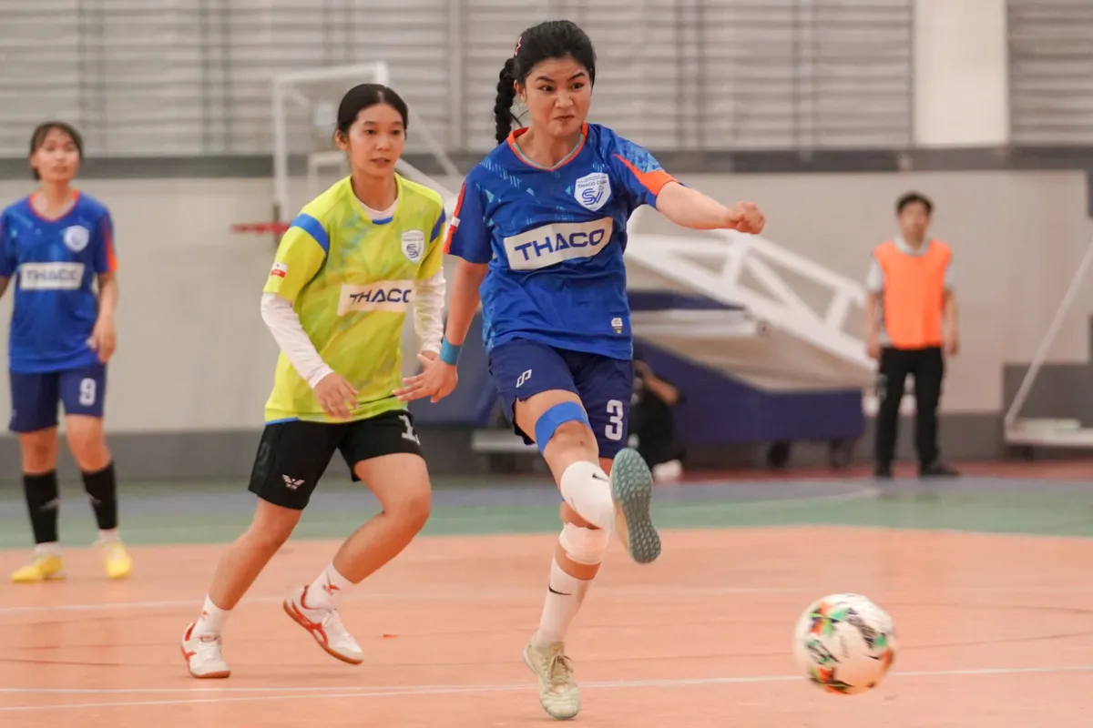 ĐH Bách khoa và ĐH Công nghệ Thông tin đăng quang giải Futsal Sinh viên ĐHQG TP Hồ Chí Minh 2025- Ảnh 1.