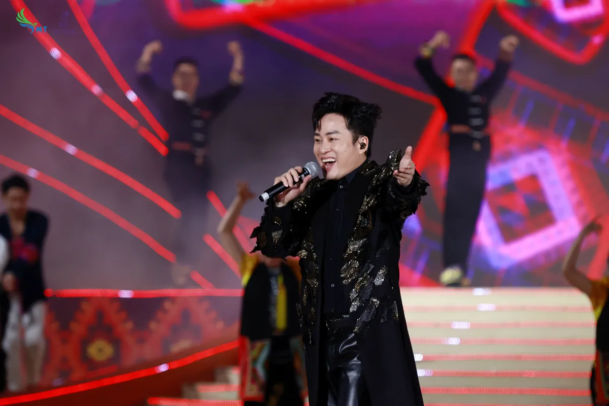 Chung Kết Hoa hậu Du lịch Dân tộc Việt Nam 2025: Ngày hội sắc màu văn hóa các dân tộc - Ảnh 8.